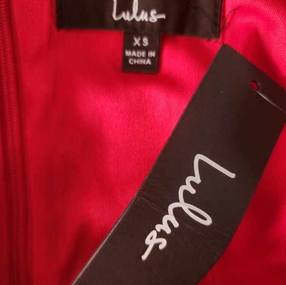 NWT😍 Lulu's, SEXY RED DRESS, w/ Zipper & Slit Back! XS - Picture 7 of 7